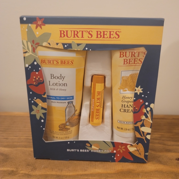 Burt's Bees Other - Burt's Bees Full Size Honey Pot Moisturizer Set - 3 Count